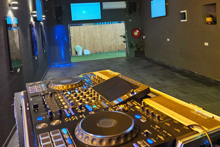 אורבן דיגיי לאתר